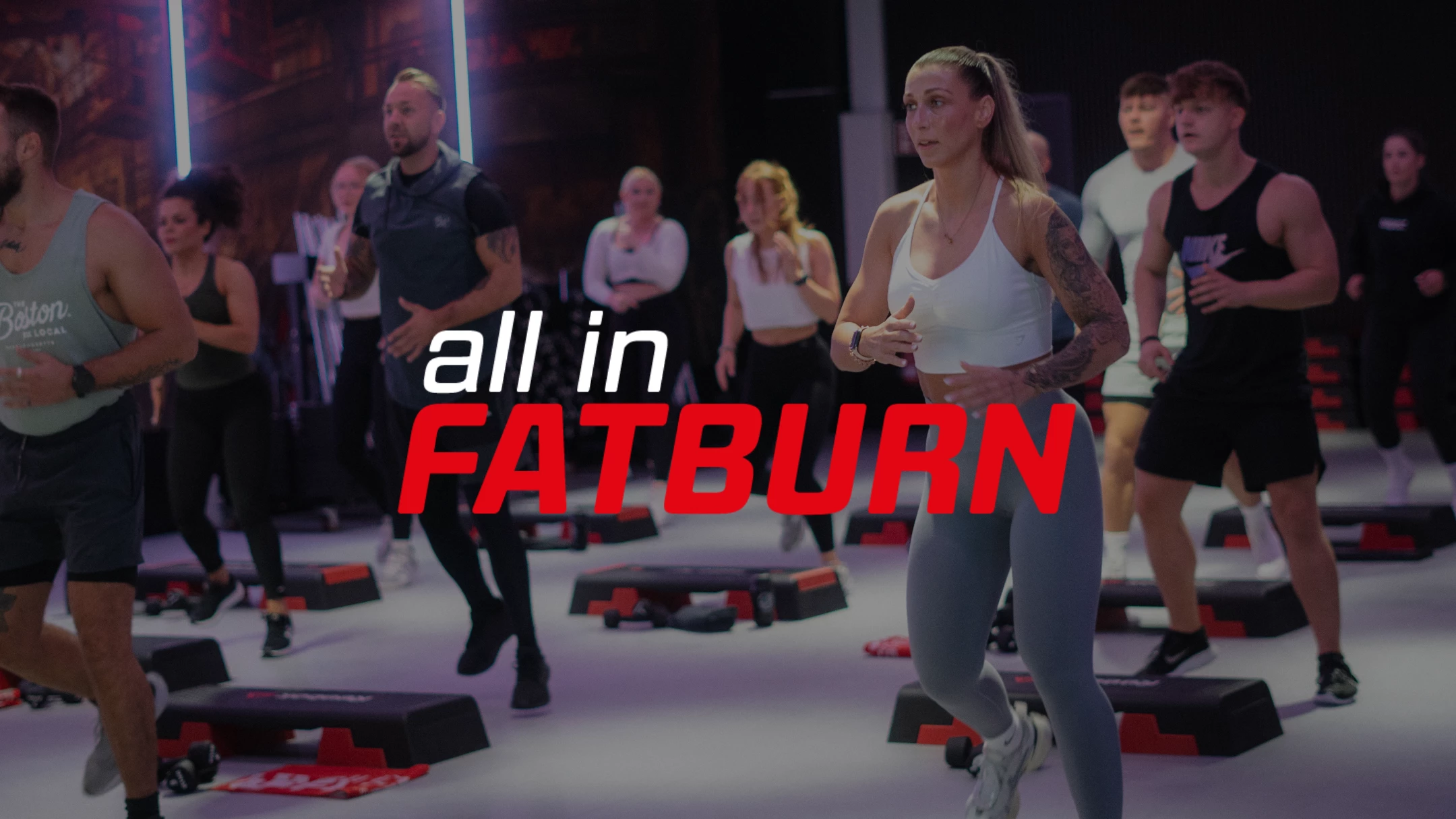 Gruppe trainiert gemeinsam