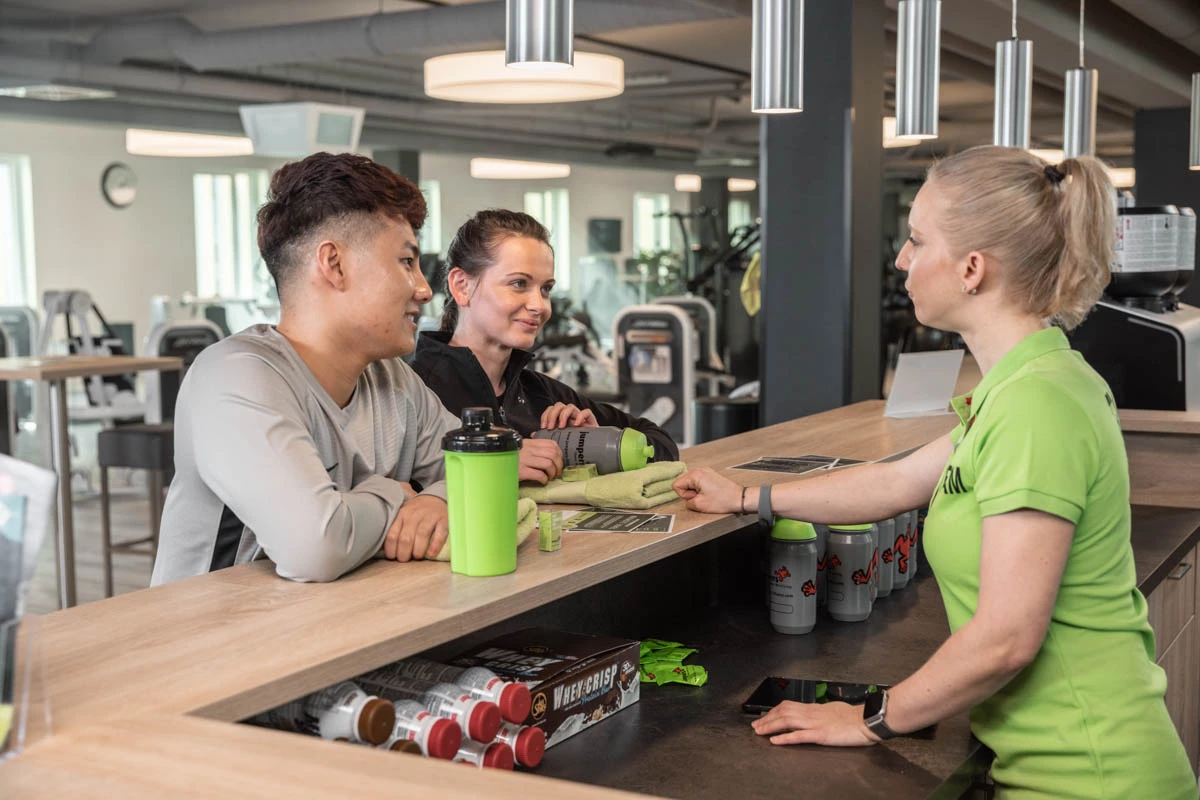 Foto vom Team an der Theke