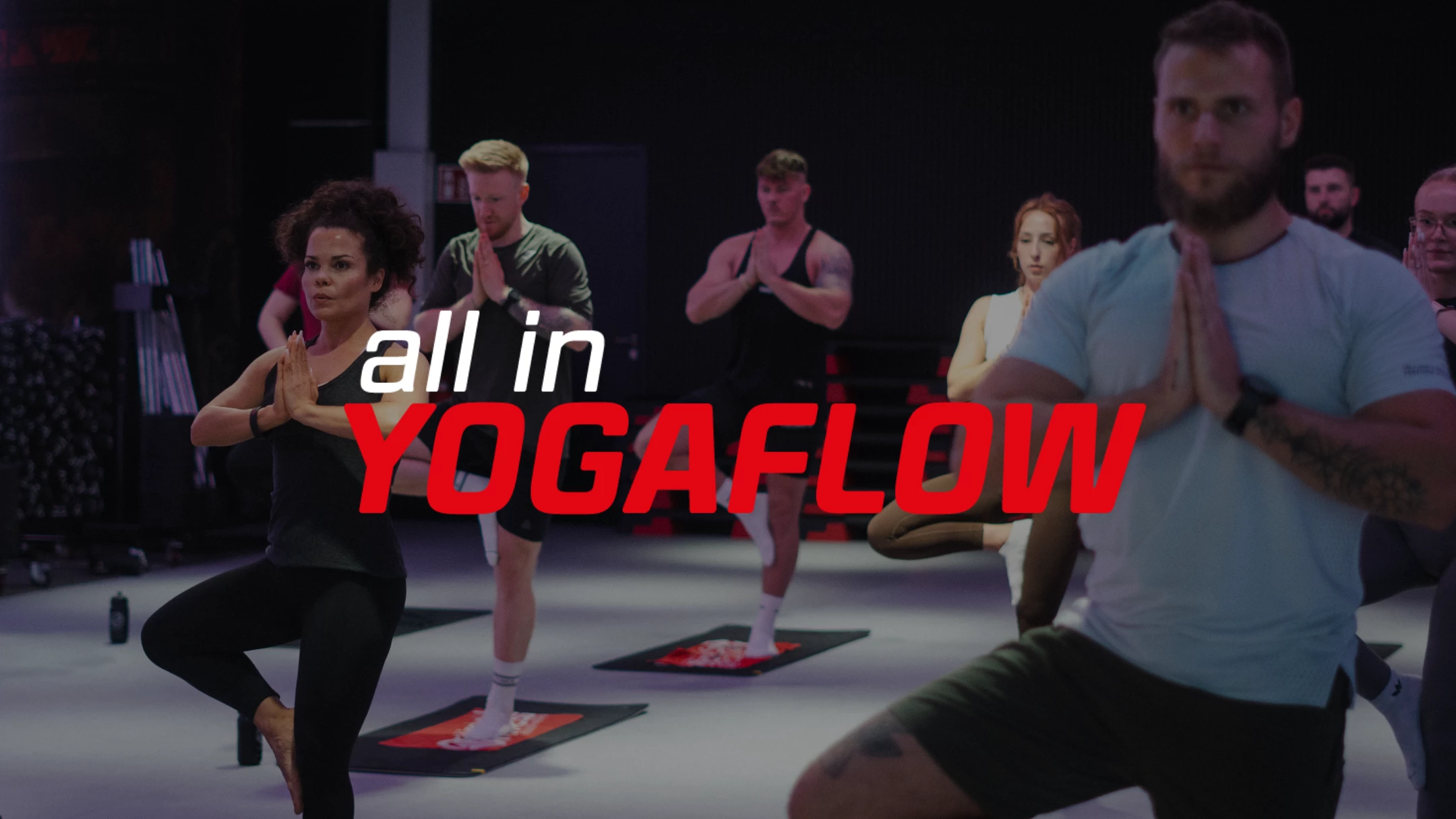 Gruppe trainiert gemeinsam